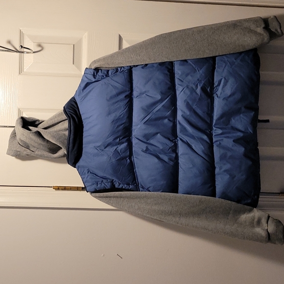 Boys Vest/ Hoodie - Picture 5 of 6